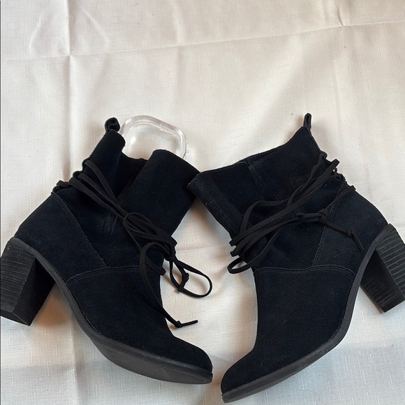 🐈‍⬛Toms Mila Black Heeled Boots with ankle wrap Design - Picture 2 of 7